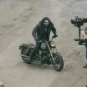 Moto de Lobo Theatrical Deluxe
